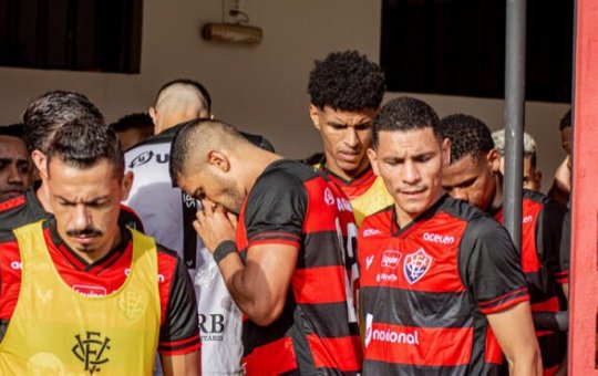 Com o Barradão lotado, Vitória fica apenas no empate com o ABC