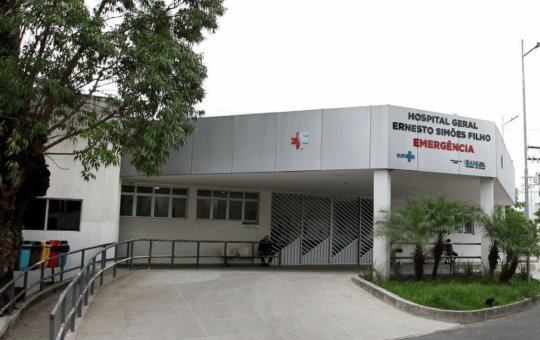 Vítima de bala perdida na Barros Reis, idosa faz 1ª cirurgia; estado é grave