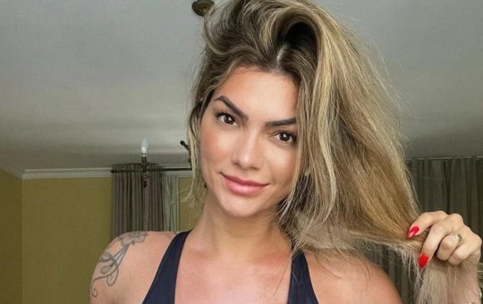 Alvo de polêmica, Kelly Key pede desculpa por divulgar batom emagrecedor