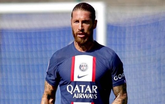 Zagueiro Sérgio Ramos viraliza na web após fazer exercício inusitado