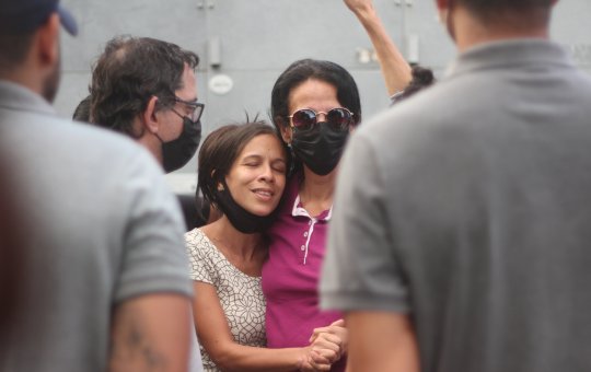 Criminosas tentaram levar relógio da mãe de menina Cristal