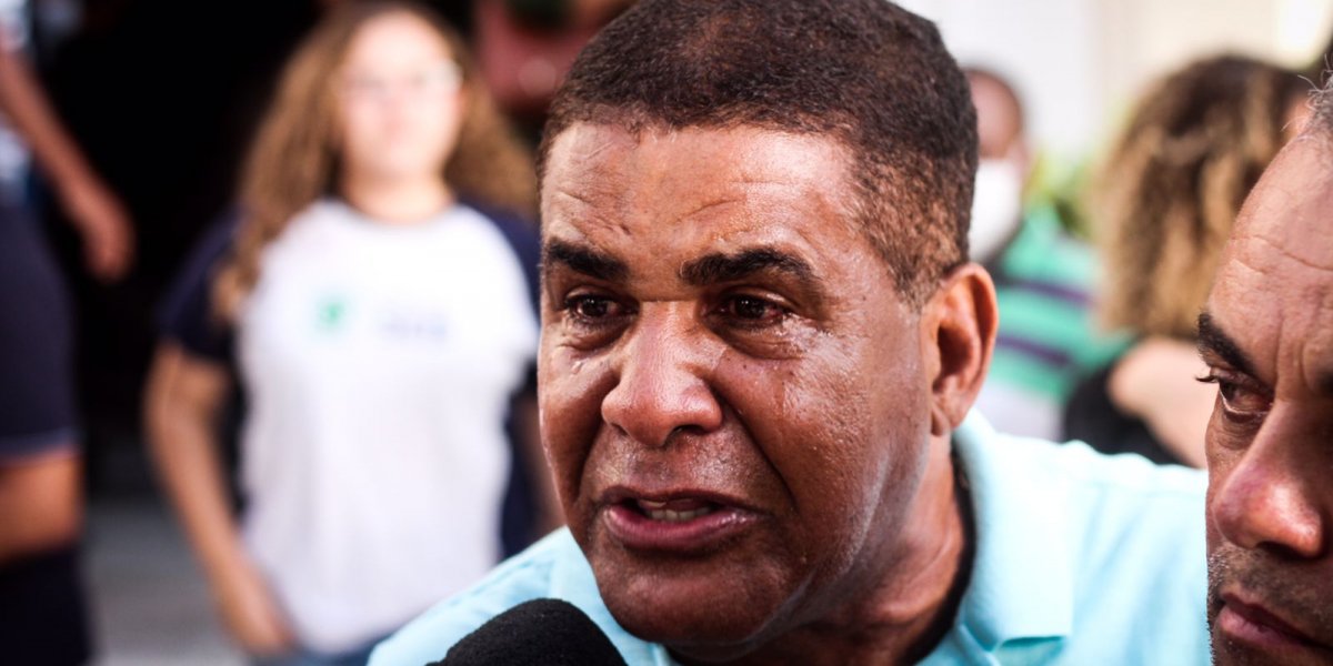 “São nossos filhos que estão indo embora", questiona pai de Rodrigo Costa