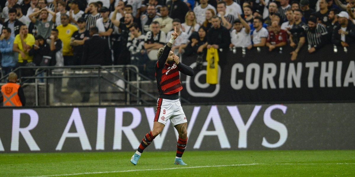 Libertadores: Flamento bate Corinthians na Neo Química e encaminha vaga à semi