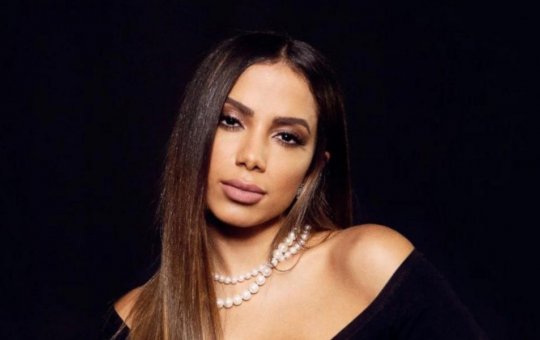 Anitta se pronuncia ao ser alvo de fake news envolvendo HIV