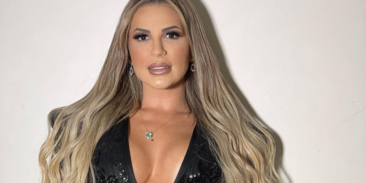 Deolane Bezerra é cotada para participar do reality show A Fazenda