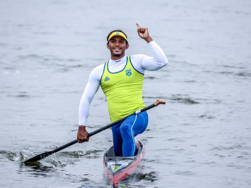 Isaquias Queiroz chega à final do Mundial de canoagem de velocidade