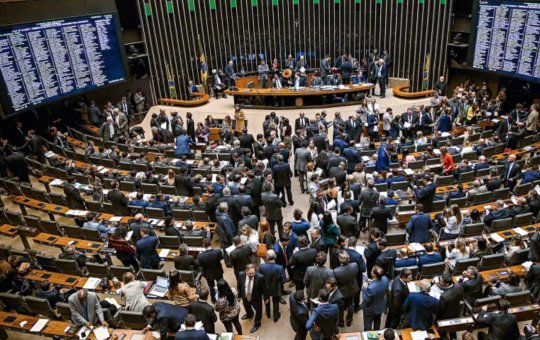 Câmara dos Deputados aprova proposta que acaba com saídas temporárias de presos