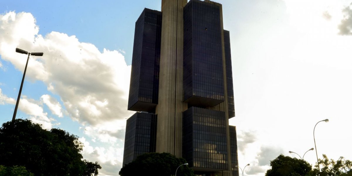 Copom eleva juros básicos da economia para 13,75% ao ano