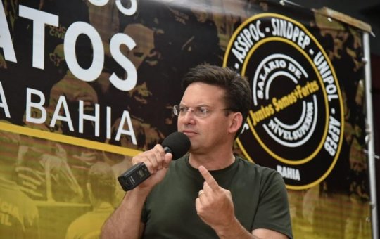 "Ex-secretário da pior educação do Brasil", diz João Roma sobre Jerônimo (PT)