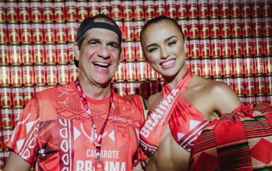 Festa de lançamento de camarote reúne famosos em Salvador