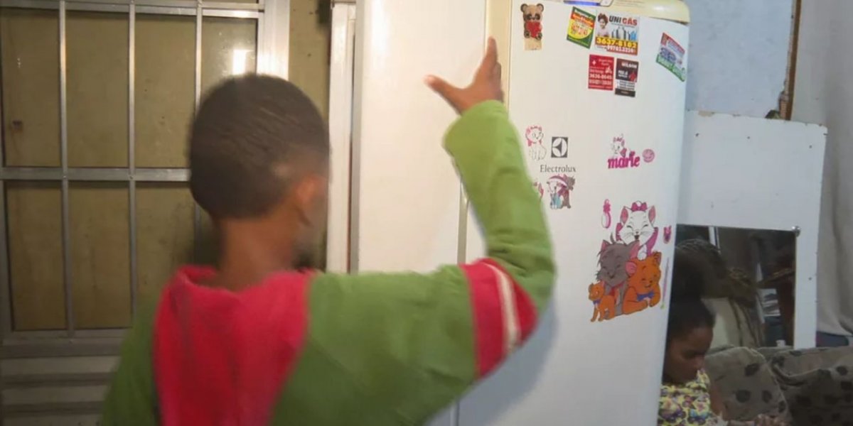 "Estou com fome", menino de 11 anos liga para a polícia e pede comida