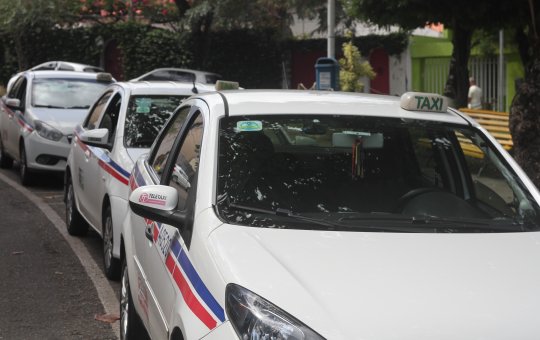 Prefeituras de todo o Brasil farão cadastro para o auxílio taxista