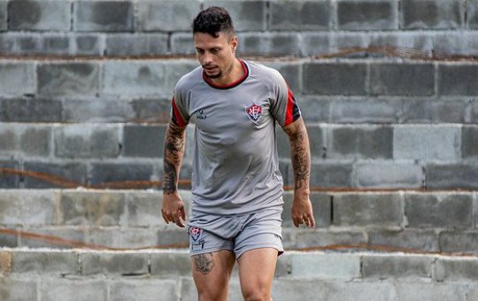 Rafinha se recupera de lesão e é relacionado para jogo do Vitória na Série C