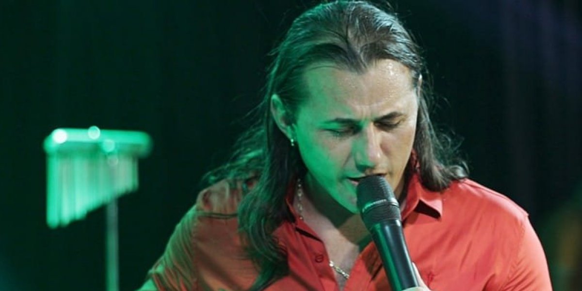 Vídeo: Cantor Jorge Moraes é executado na porta de casa