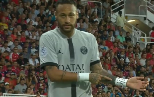 Neymar faz homenagem a Jô Soares em gol pelo PSG: "Beijo pro gordo"