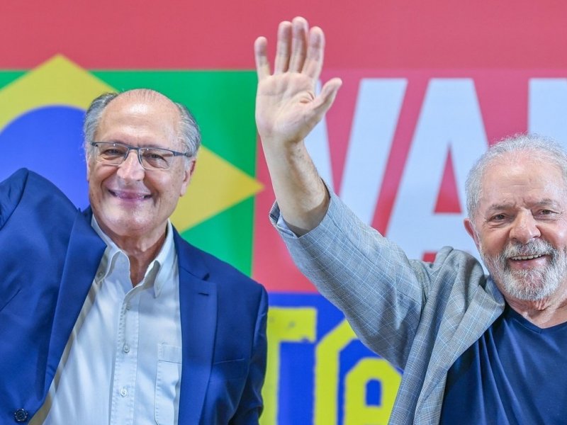 Eleições: Chapa Lula-Alckmin registra candidatura no TSE