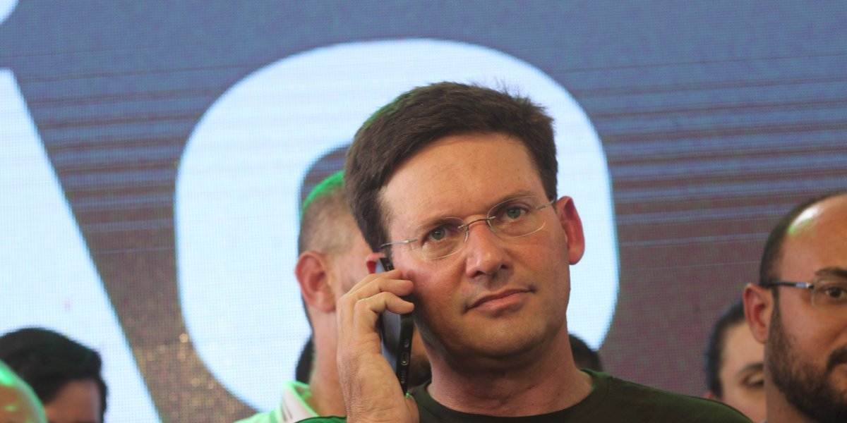 "Mandei mensagem e vamos nos encontrar", revela João Roma sobre Zé Ronaldo