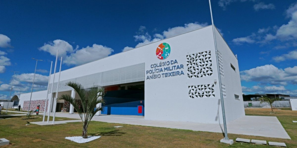 Rui Costa inaugura sede do Colégio da Polícia Militar em Teixeira de Freitas