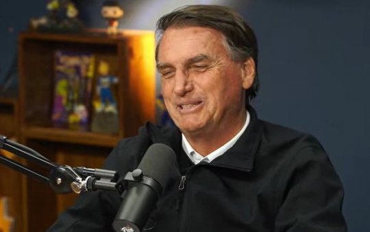 Bolsonaro nega ser racista e afirma: "Se eu fosse, deixava negão morrer afogado"