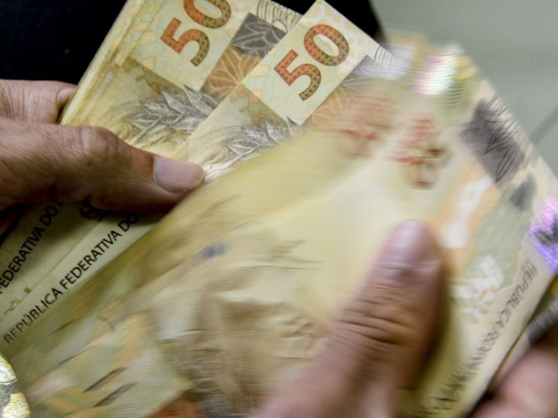 Auxílio Brasil de R$ 600 começa a ser pago nesta terça-feira (9)