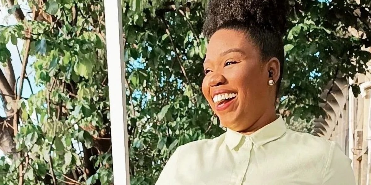 Vídeo: Repórter da Record é promovida ao vivo e emociona público