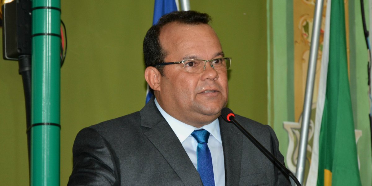 Vídeo: Câmara dos Vereadores derruba veto de Reis e gera confusão no local