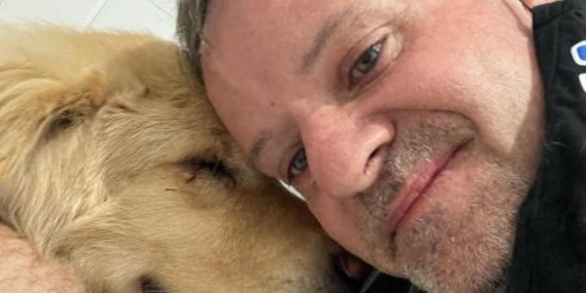 Cachorro de Rubens Barrichello invade live e reação do doguinho encanta web