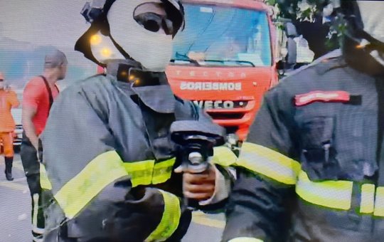 Salvador: ferroviários demitidos fazem protesto e fecham trânsito na Calçada