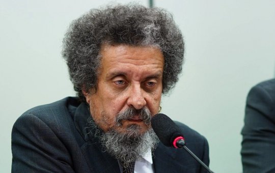 Marqueteiro de Ciro Gomes, João Santana sofre princípio de AVC