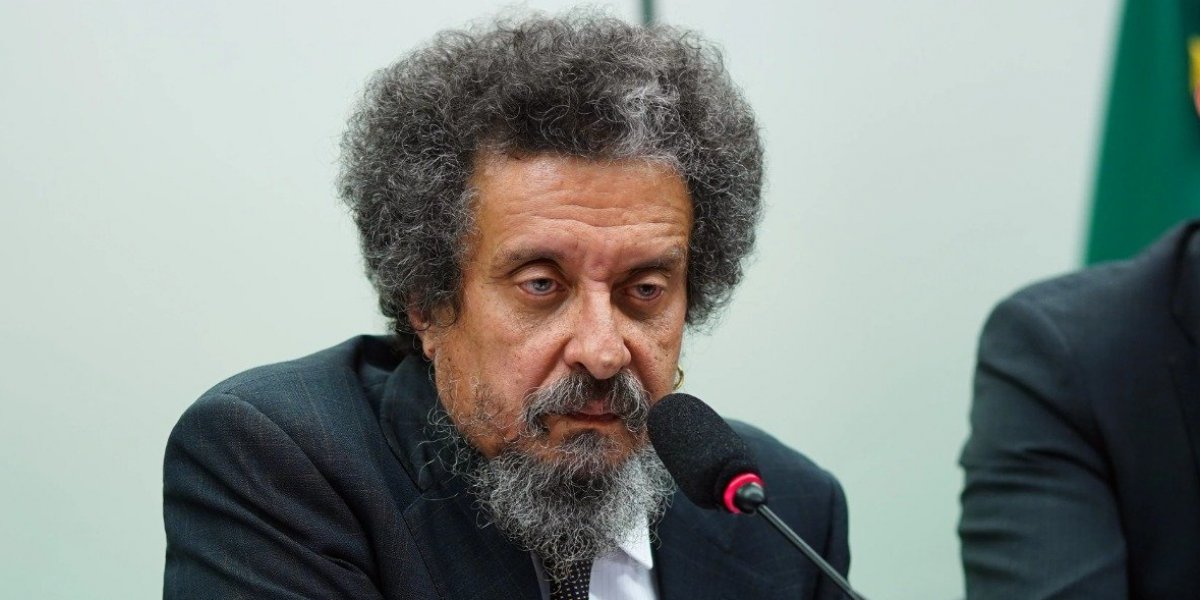 Marqueteiro de Ciro Gomes, João Santana sofre princípio de AVC