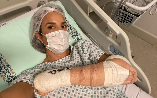 Ivete Sangalo é submetida a cirurgia após internação em hospital de Salvador