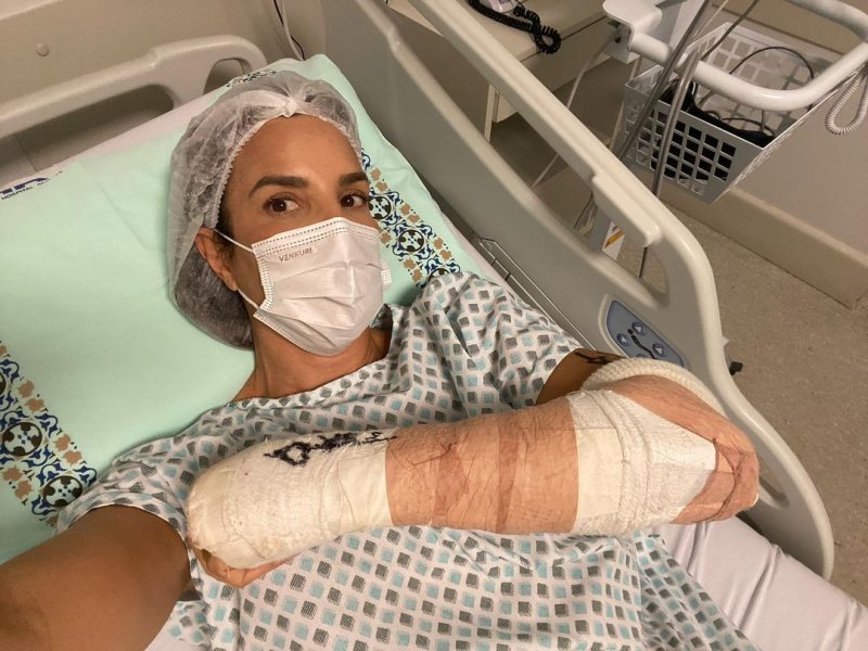Ivete Sangalo é submetida a cirurgia após internação em hospital de Salvador