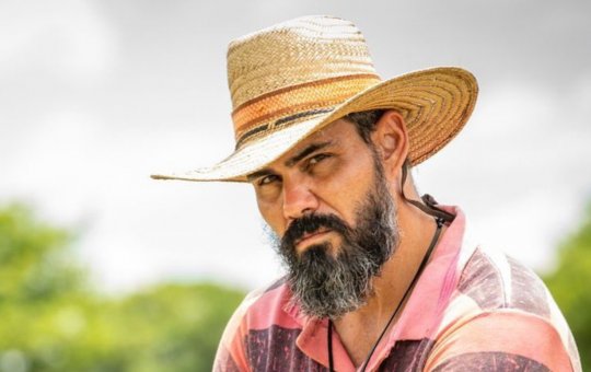 Filha caçula de Juliano Cazarré é internada de emergência na UTI