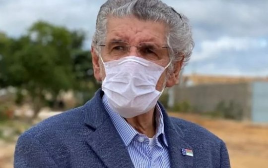 Livro sobre Herzem Gusmão é lançado em Vitória da Conquista.