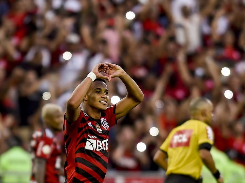 Em confronto de reservas, Flamengo goleia Athletico-PR por 5 a 0