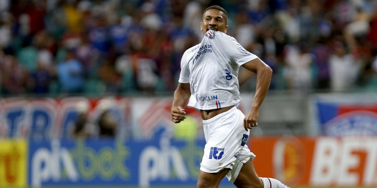 Davó projeta novo triunfo e revela desejo de permanecer no Bahia: "Muito feliz"