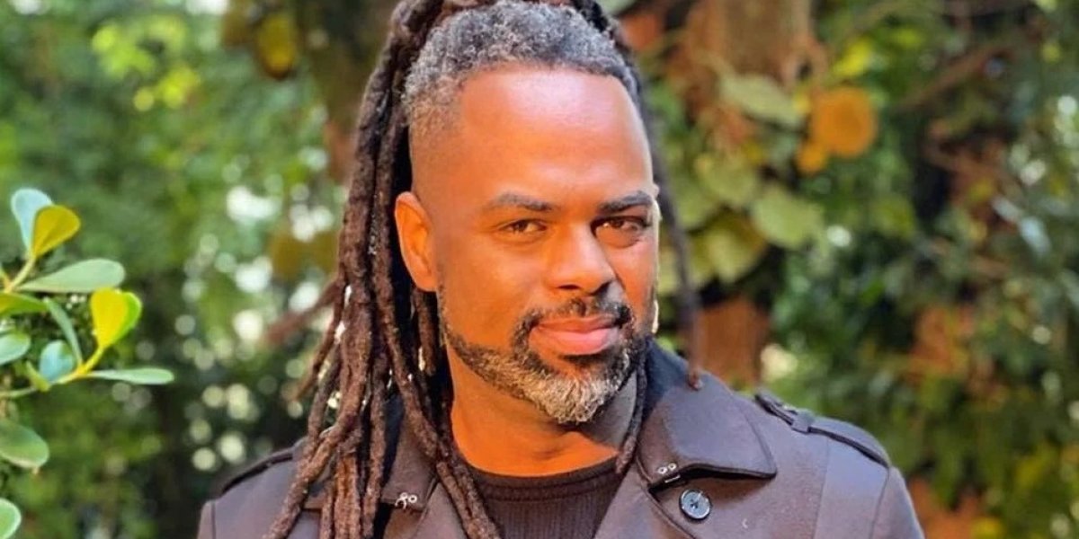 Em podcast Manoel Soares revela que já morou na rua e foi segurança de travesti