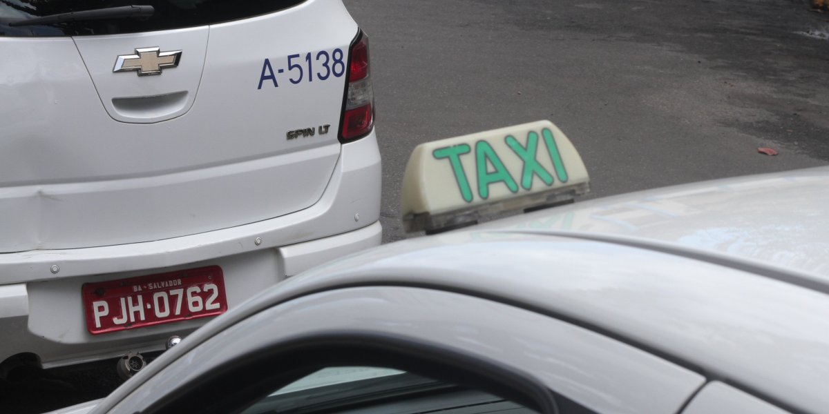 Auxílio Taxista começa a ser pago com parcela dobrada