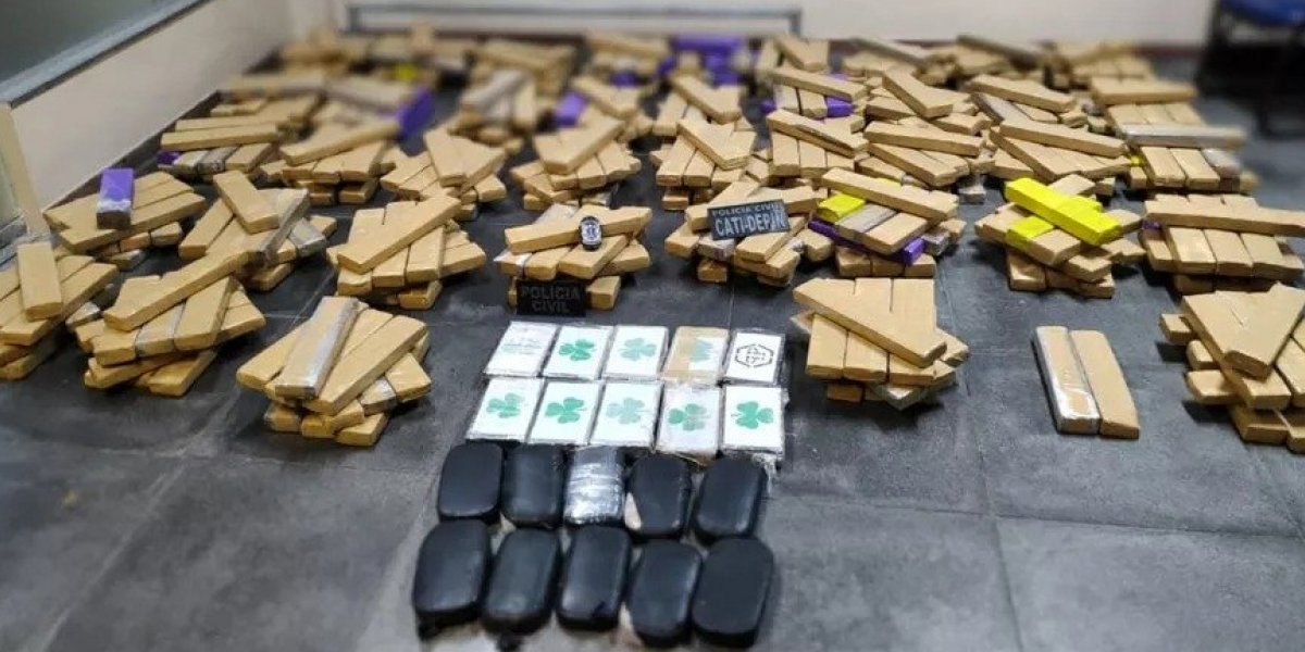 Suspeito é detido com 420 kg de drogas num ônibus em Feira de Santana