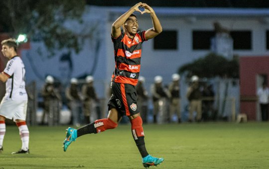 "Objetivo é o acesso", destacou Marco Antonio, zagueiro-artilheiro do Vitória