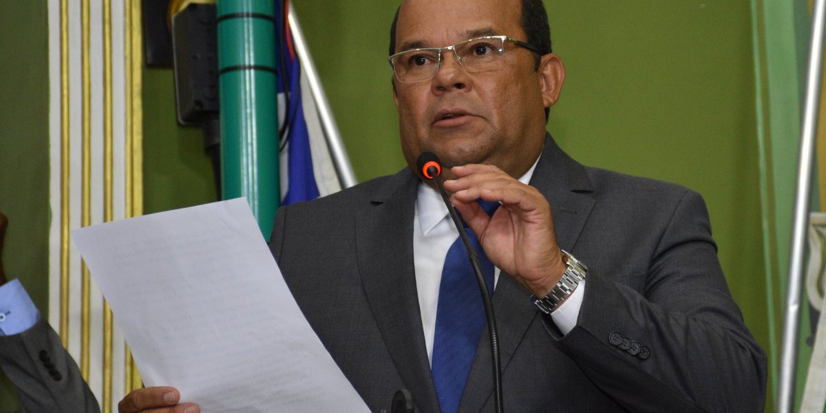 Geraldo Jr. suspende sessão na Câmara e por questão de segurança