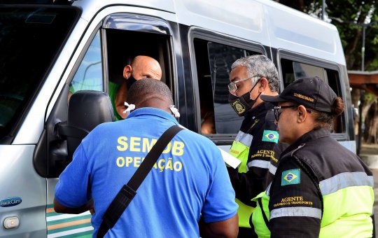 Em ação de combate ao transporte clandestino, prefeitura apreende 15 veículos