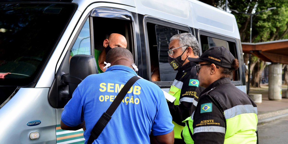 Em ação de combate ao transporte clandestino, prefeitura apreende 15 veículos