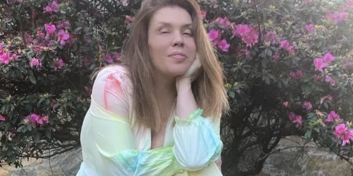 Simony agradece apoio de admiradores através das redes sociais