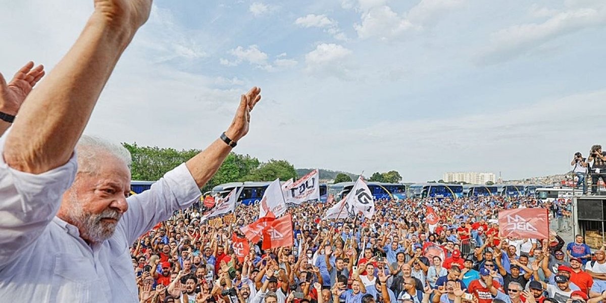 Lula rebate Bolsonaro e diz que presidente é "possuído pelo demônio"