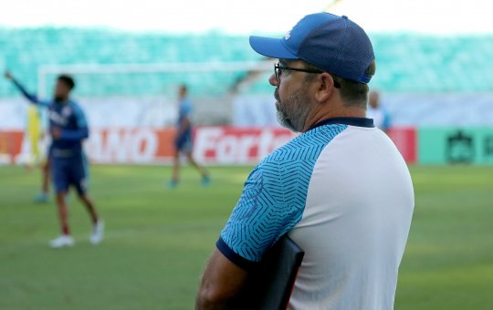 "Fizemos tudo que poderia ser feito", avaliou Enderson sobre empate do Bahia 