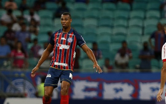 Enderson diz que Bahia pode ter retorno do zagueiro Luiz Otávio