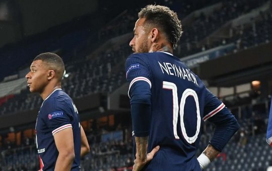 Reunião do PSG com Neymar e Mbappé esfria clima após polêmica envolvendo a dupla