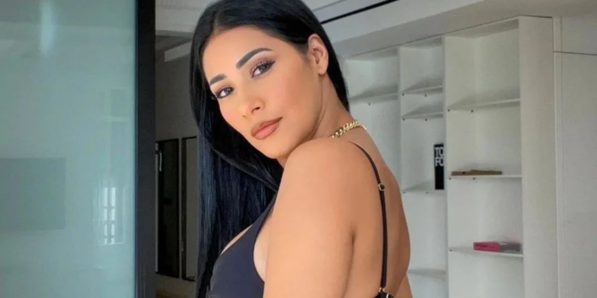 Após nudes de Carlinhos Maia, Simaria choca ao postar foto nua nas redes sociais