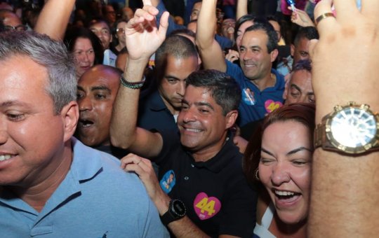 Eleições: ACM Neto inaugura comitê de campanha